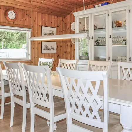 Three-bedroom In Σπίτι διακοπών *