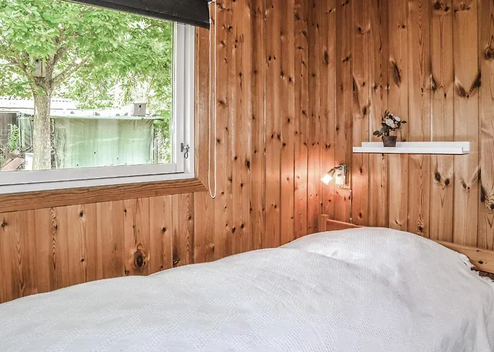 Three-bedroom In Feriehus